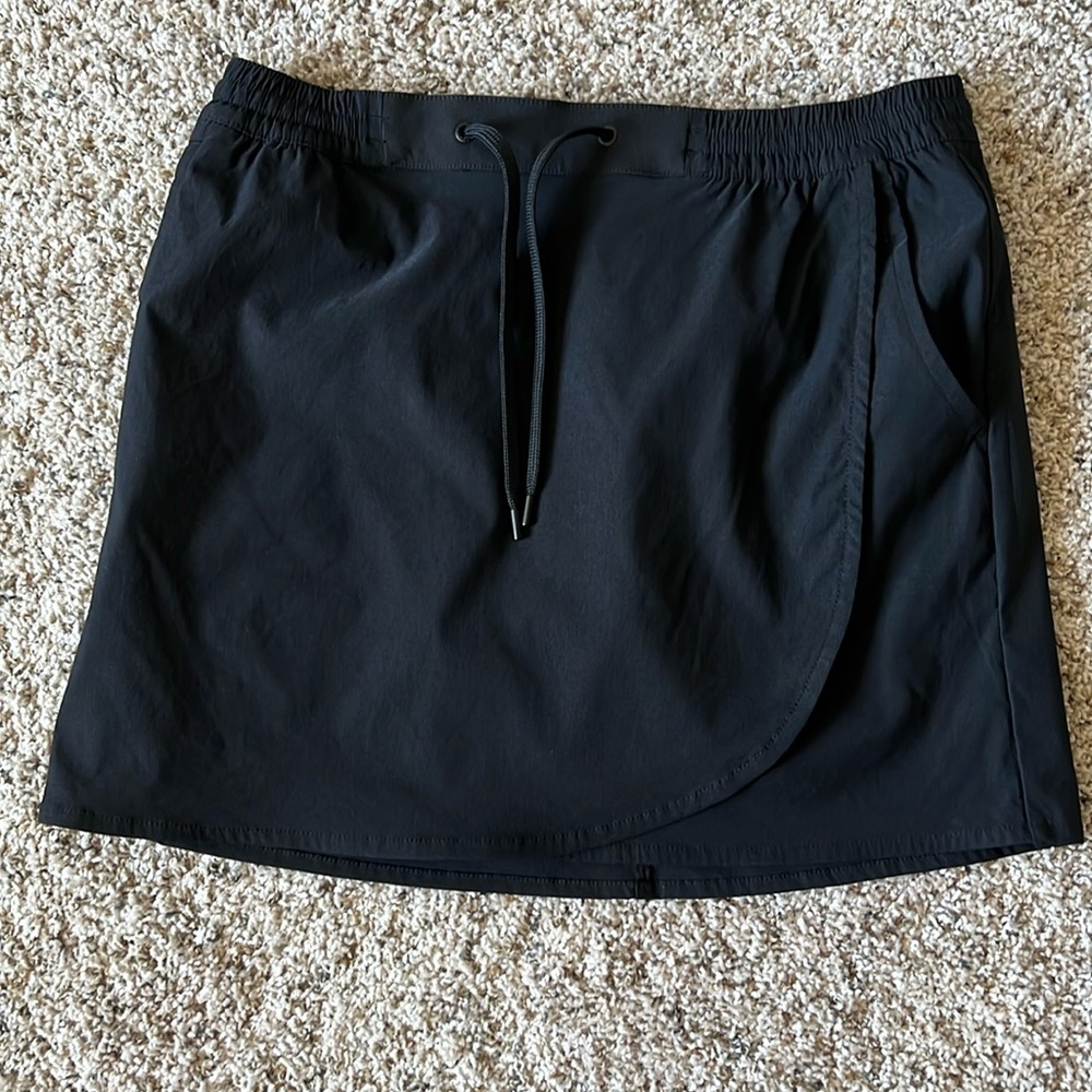 Eddie Bauer Tulip Hem Skort Medium Black